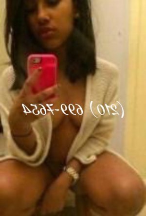 Hakima independent escort in Daly City